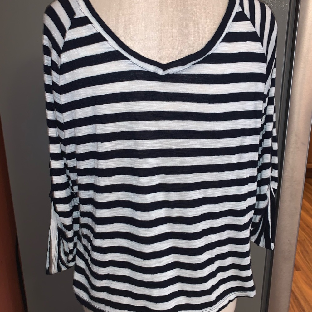Ellen Tracy black and white striped T.